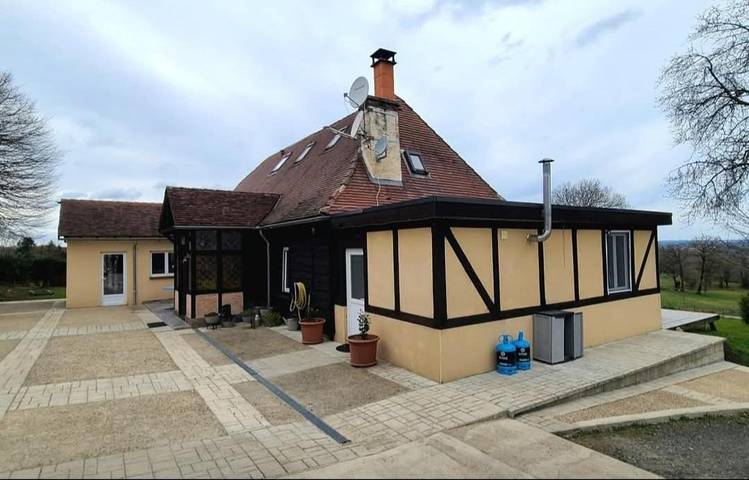 Gîte pour 2 personnes, avec vue et jardin à Saint-Pardoux-Corbier - 2