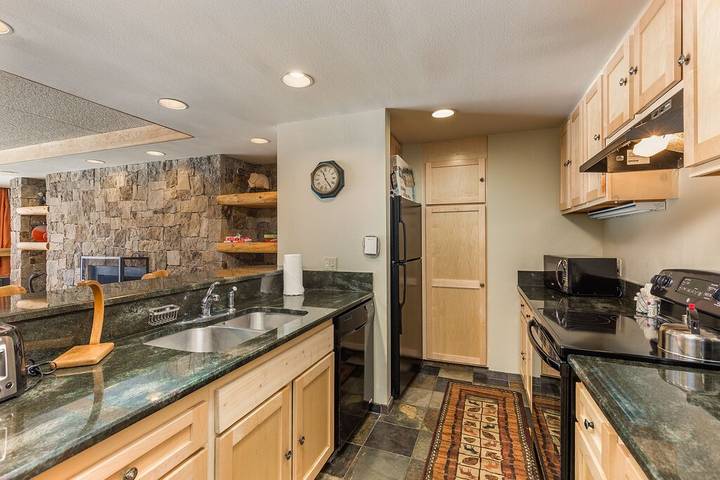 Vacation rental for 12 people, with sauna and hot tub as well as pool in Keystone