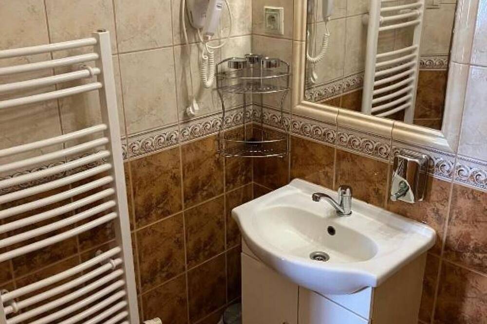 Vila Limba : One-Bedroom Apartment with Terrace in Tatranska Lomnica Ski Area, Vysoké Tatry