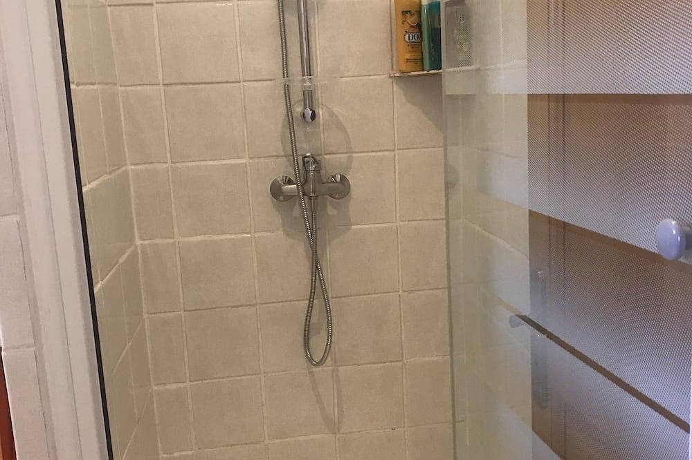 Appartement entier, 3 pieces dans maison de village  Calenzana Corse 2 chambres ,1 Sdb  4 personnes in Calenzana, Région de Calvi
