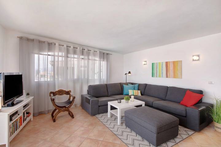 Entire apartment, Vacation Apartment 'Apartment Seaside' with Sea View, Wi-Fi and Air Conditioning in Playa de los Roques, Los Realejos