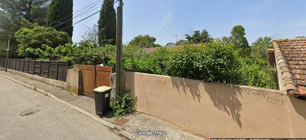 Location de vacances pour 12 personnes, avec jardin ainsi que terrasse et piscine à Saint-Étienne-du-Grès - 2