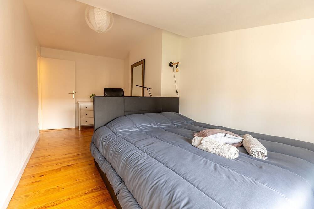 Entire apartment, Le Grand Pirou Lumineux Halte Auvergne in Thiers, Thiers region
