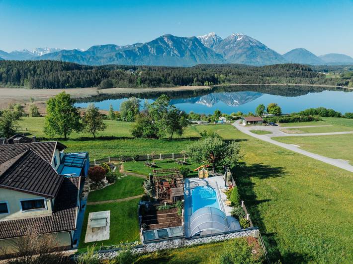 Ferienwohnung für 4 Personen, mit Balkon und Terrasse sowie Garten und Seeblick am Klopeiner See