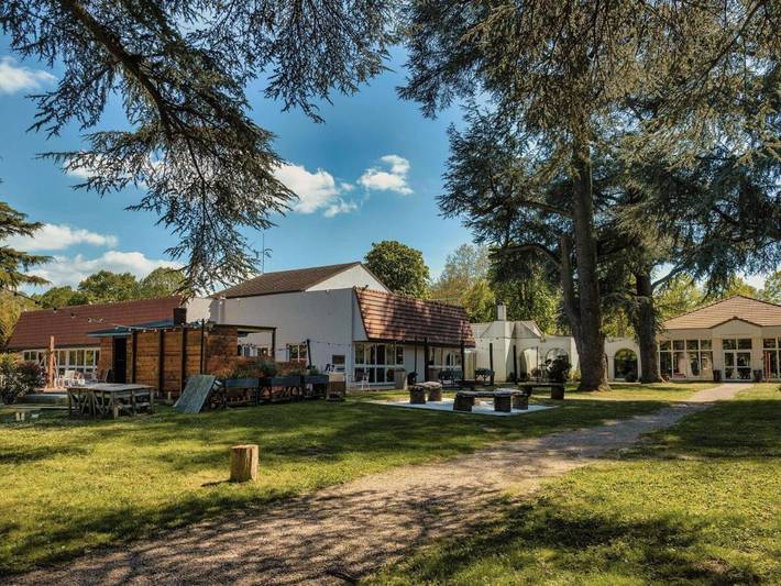 Hôtel pour 2 personnes, avec sauna ainsi que piscine et jardin à Le Coudray-Montceaux