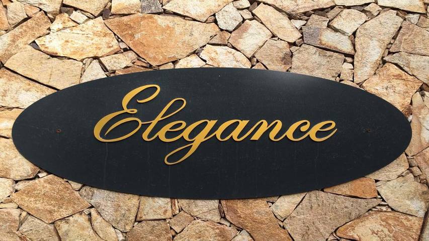 Gîte pour 6 personnes, avec vue ainsi que jardin et piscine, adapté aux familles à Porto Pino - 2