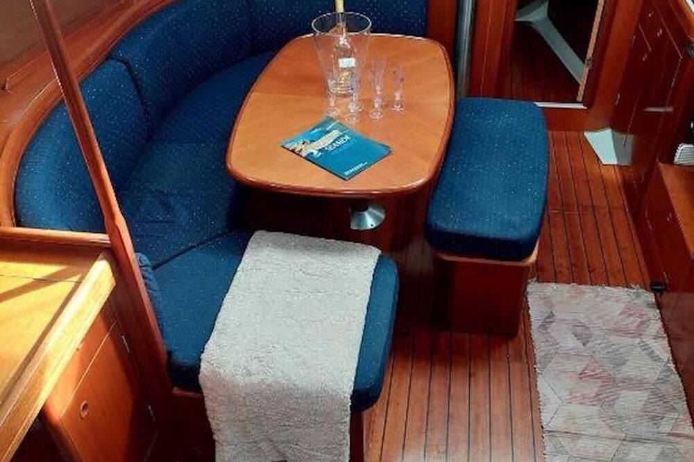 Magical nights on a sailboat in Baiona (Avalon I) in Costa de Galicia