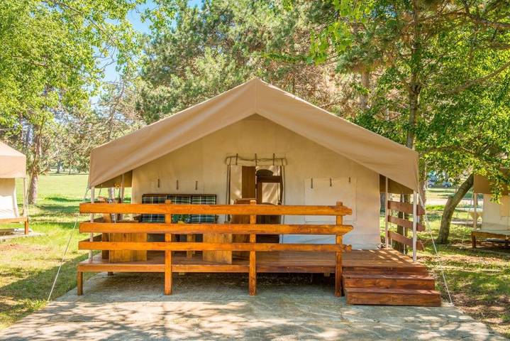 Ferienpark für 5 Personen, mit Terrasse und Ausblick in Umag