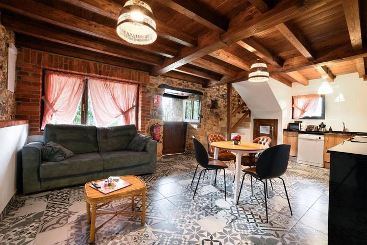 Casa rural para 3 personas, con Balcón y Terraza además de Piscina y Vistas en Meré - 2