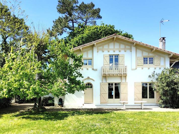 Chalet pour 7 personnes, avec Balcon ainsi que Terrasse et Piscine au Cap Ferret