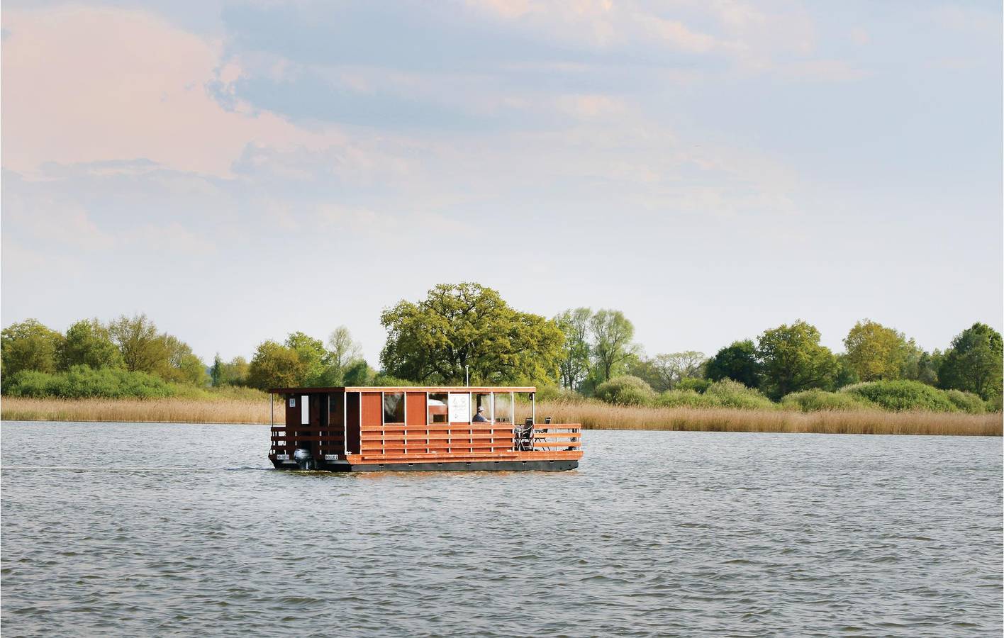 Hausboot am Wasser mit Gartenterrasse und Seeblick in Beetzsee, Westhavelland