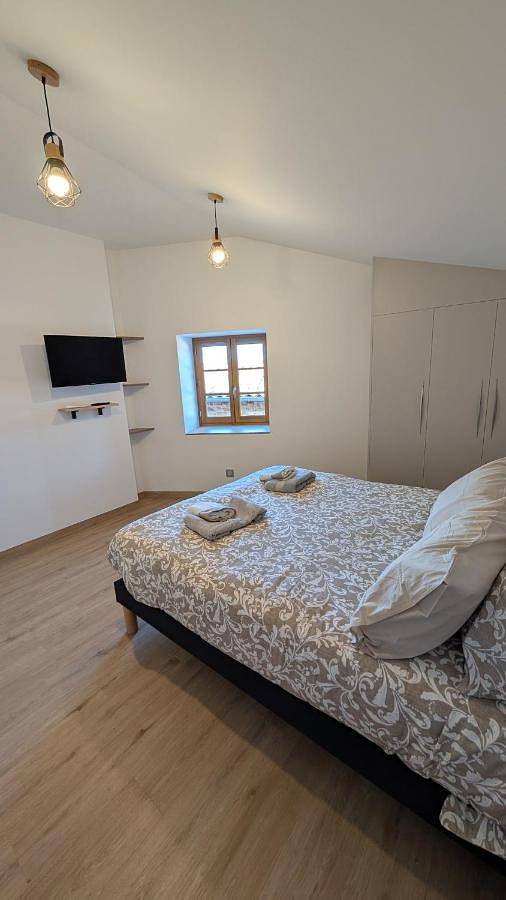 Appartement entier, Les roches voisines little rock in Solutré-Pouilly, Région de Mâcon