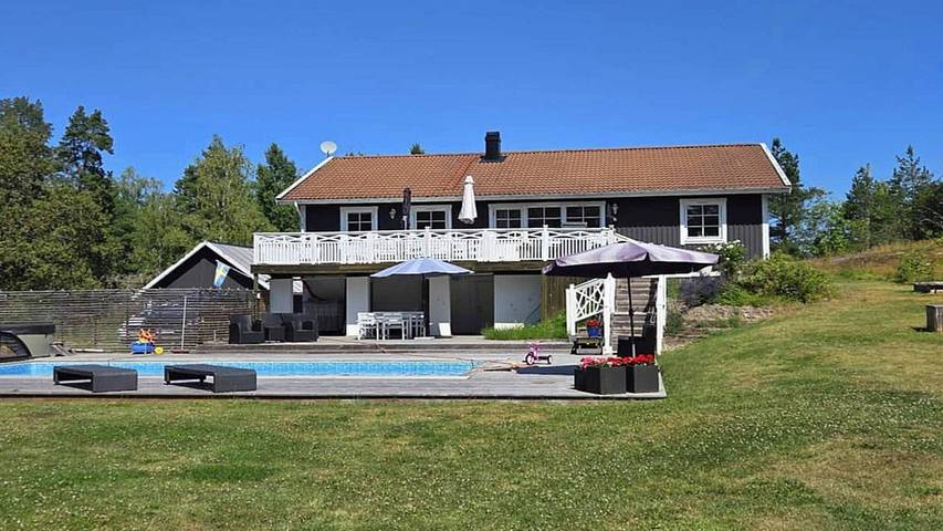 Casa de vacaciones para 13 personas, con terraza y sauna además de piscina y jacuzzi - 1