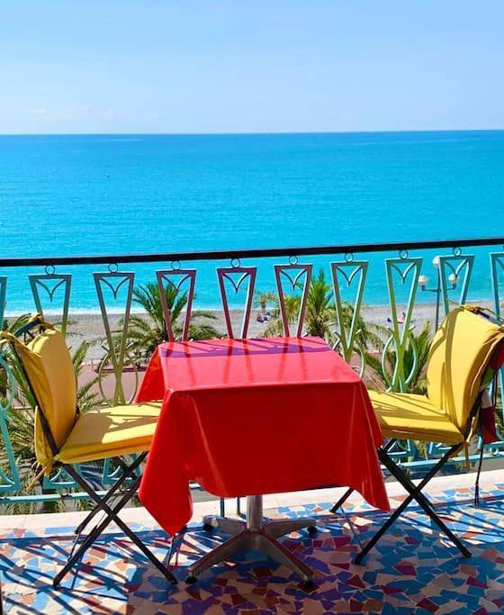 Gîte pour 2 personnes, avec vue et terrasse dans Plage Fabron Bambou Nice - 3