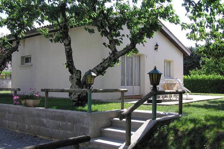 Location de vacances pour 6 personnes, avec jardin et piscine, animaux acceptés à Darbres - 2