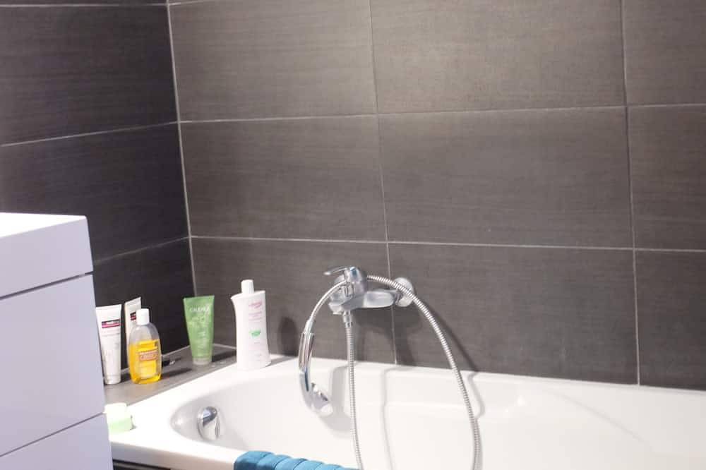 Character house located in a pretty village in Tavel, Nimes region