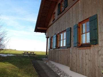 Ferienhaus für 4 Personen, mit Terrasse und Garten sowie Pool, kinderfreundlich in Nesselwang