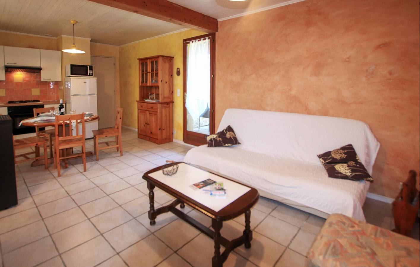 Apartamento moderno con piscina, WiFi y aparcamiento a 1,5 km de Saint-Martin-d'Août in Saint-Martin-d'Août, Región de Valence