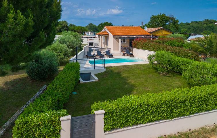 Villa für 4 Personen, mit Garten und Terrasse in Medulin