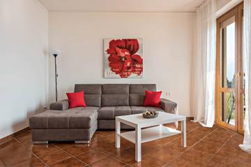 Ferienwohnung für 4 Personen, mit Seeblick und Balkon in Tremosine