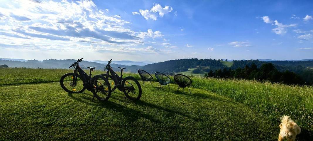 Camping für 2 Personen, mit Terrasse und Garten sowie Ausblick in Slowenien - 3