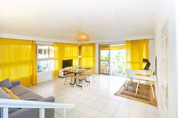 Gîte pour 4 personnes, avec balcon et piscine dans Port de Saint-Gilles les Bains