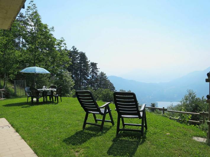 Pineta - Pineta 649.1 in Corrido, Lago di Lugano (Italia)