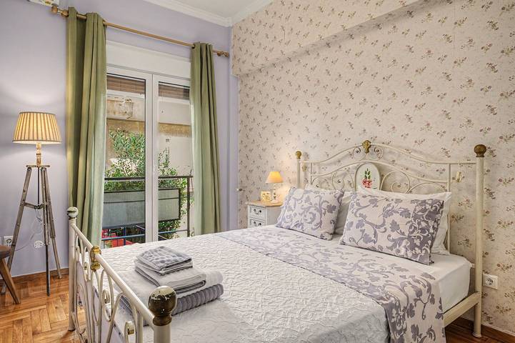 Vacation rental for 2 people in Athens