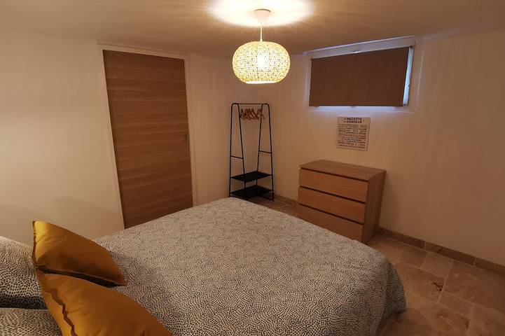 Gîte pour 4 personnes, avec jardin à Saint-Étienne-du-Grès - 3