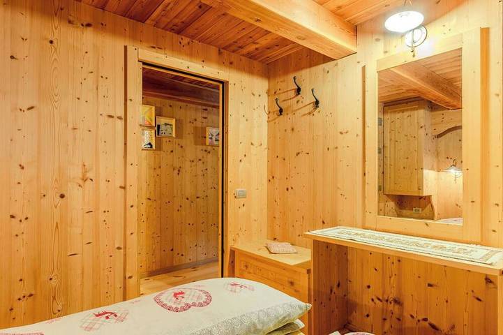 Bellissima villa indipendente per 8 persone con patio, animali ammessi e vista panoramica in Bresimo, Gruppo Ortles-Cevedale