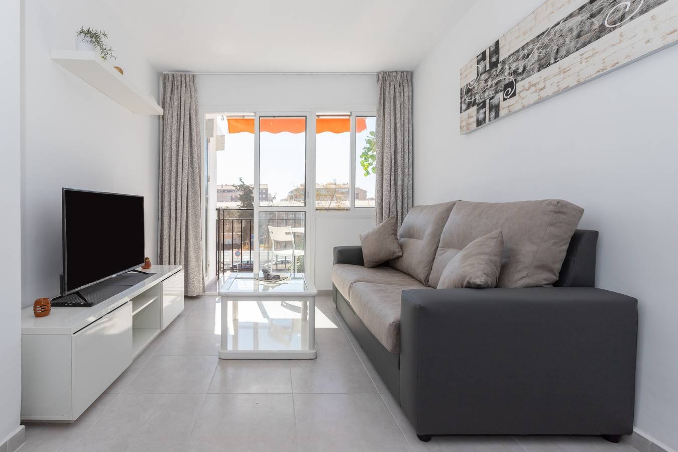 Apartamento entero, Apartamento "Con Terraza Centrico" con Wi-Fi in Cruz de Humilladero, Málaga