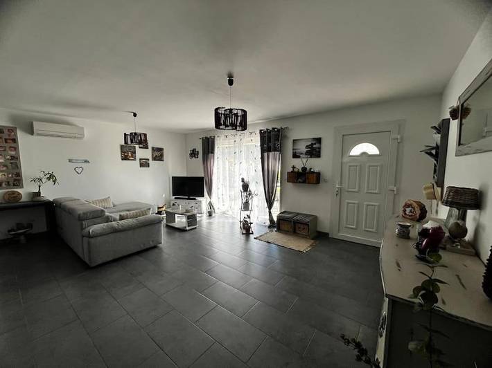 Location de vacances pour 5 personnes, avec terrasse ainsi que jardin et piscine à Saint-Zacharie - 3