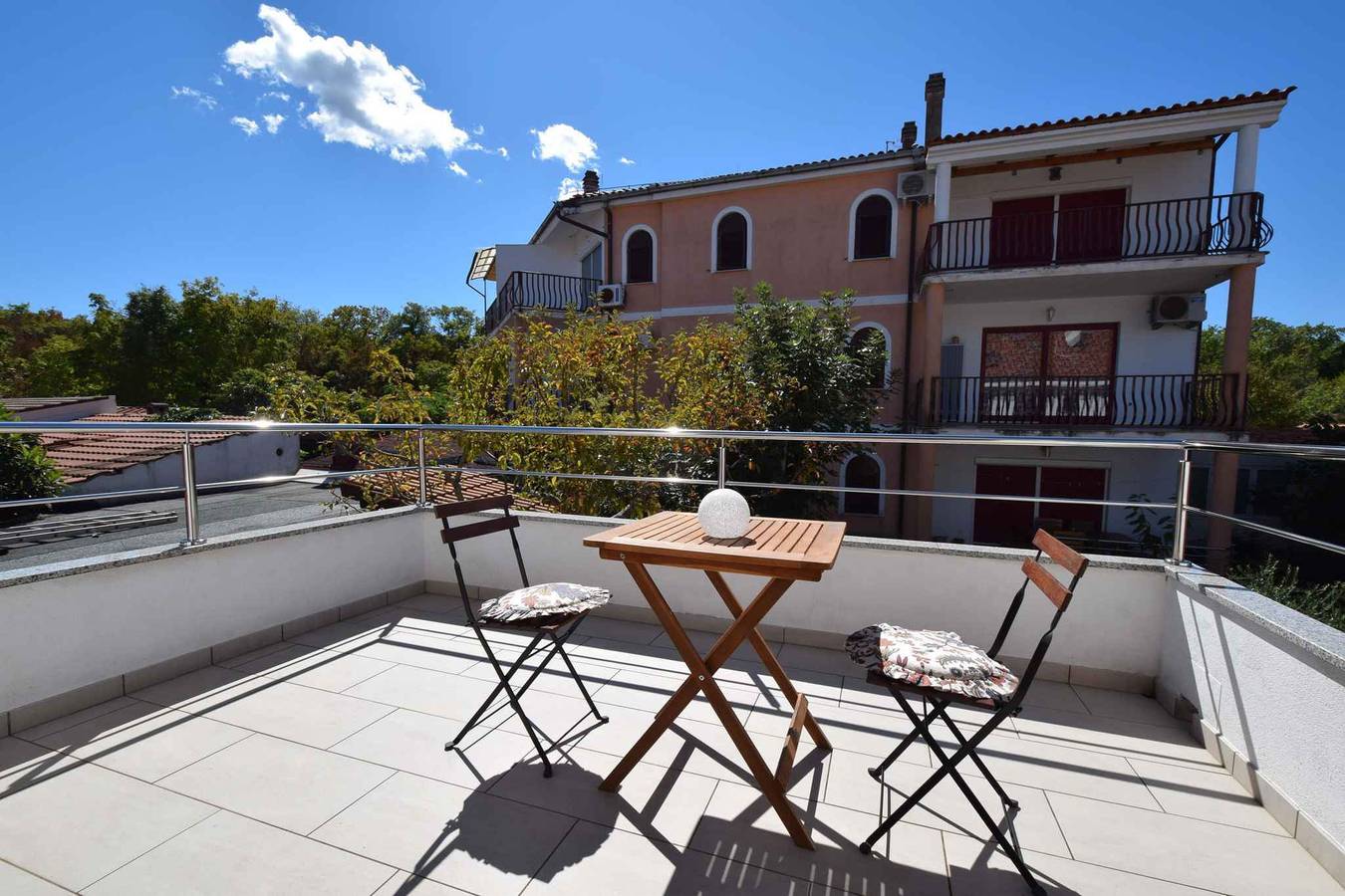 Ganzes Studio, Studio mit Balkon und Internet  in Vantacici, Krk