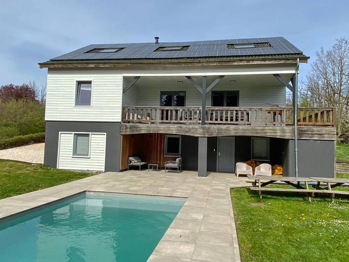 Ferieudlejning for 15 personer, med Balkon og Have såvel som Pool og Sauna i Belgien