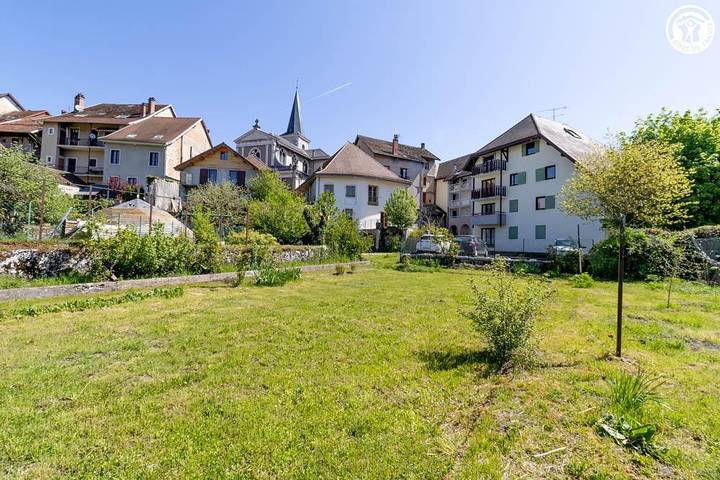 Gîte pour 15 personnes, avec terrasse à Les Échelles