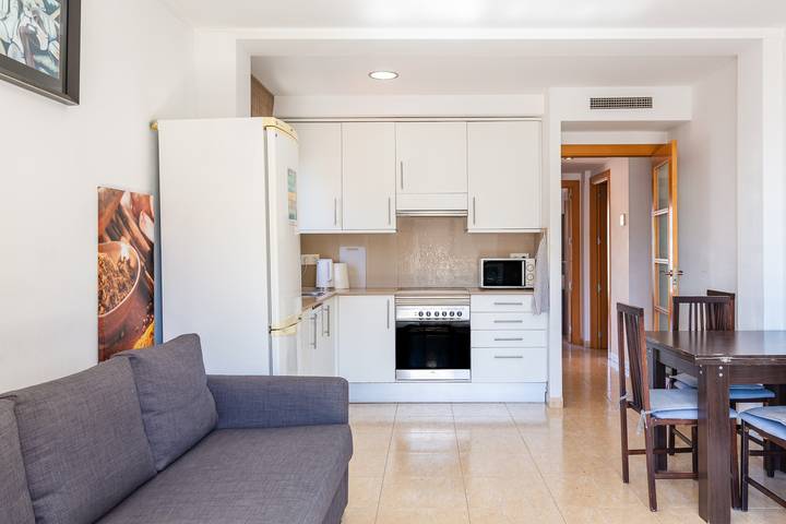 Ganze Wohnung, Apartment 'Rene Go2llolet' mit Meerblick, WLAN und Klimaanlage in Central Lloret de Mar, Lloret de Mar