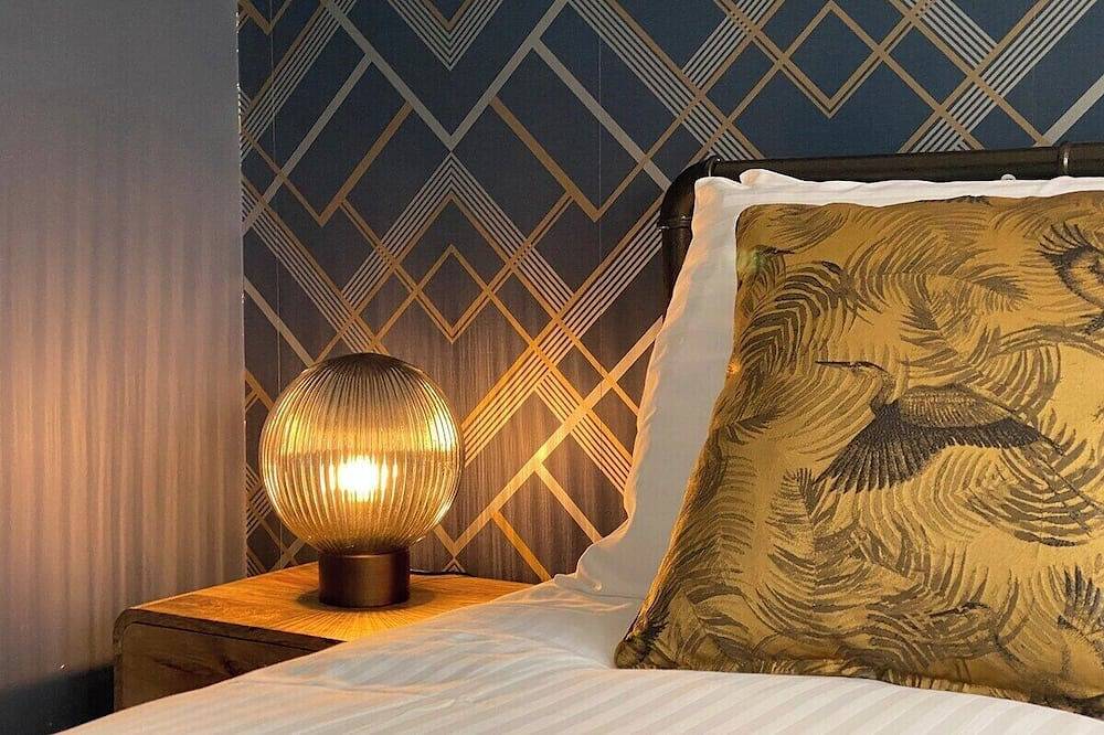 This bungalow is a 2 bedroom(s), 1 bathrooms, located in Broadstairs, England. in Botany Bay, Kent