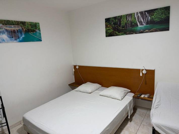 Appartement de vacances pour 3 personnes, avec piscine et jacuzzi ainsi que terrasse et jardin