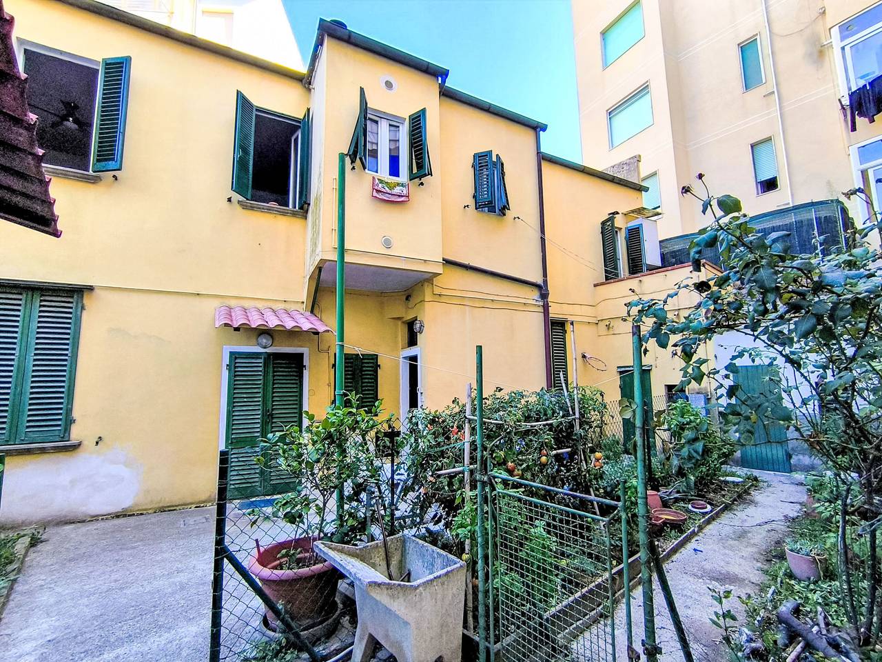Il cortile nel centro in Spiaggia di Follonica (Scarlino), Follonica