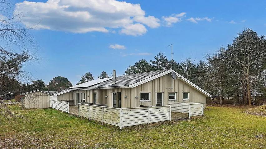 Ferienhaus für 13 Personen, mit Sauna und Whirlpool sowie Terrasse und Pool