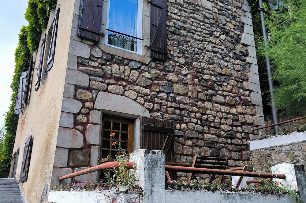 \"Villa les Basses Cours,\" Saint-Nectaire-le-Haut in Saint-Nectaire, Regionaler Naturpark Volcans d'Auvergne