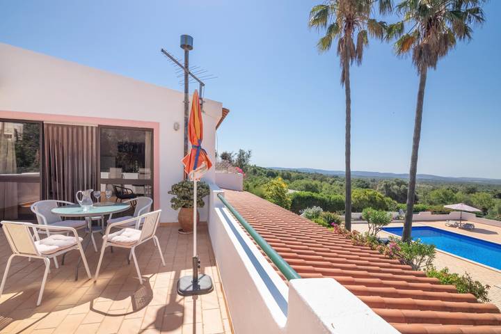 Appartement entier, Appartement 'One Bedroom 3' avec piscine partagée, Wi-Fi et climatisation in São Bartolomeu de Messines, District de Faro