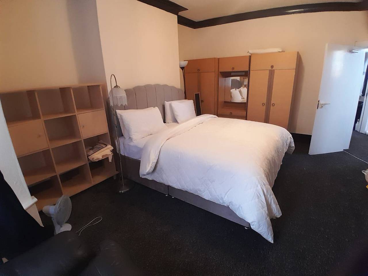 Entire holiday apartment, Modern Seaside Stay at Bela Grove-Sleeps8 in Blackpool Pleasure Beach, North West England