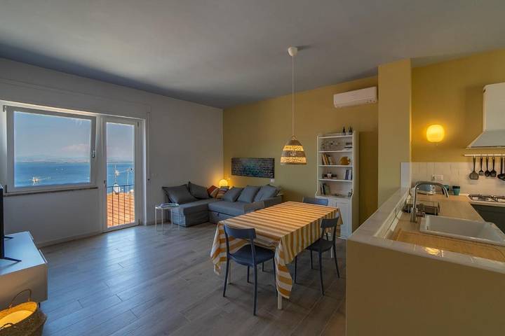 Ferienwohnung für 5 Personen, mit Ausblick und Balkon - 1