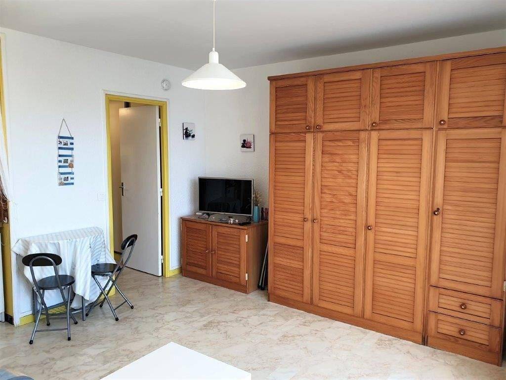 Monolocale intero, Royan - Quiet Bright Studio - 30m from the Beach - Park area in Royan, Côte De Beauté