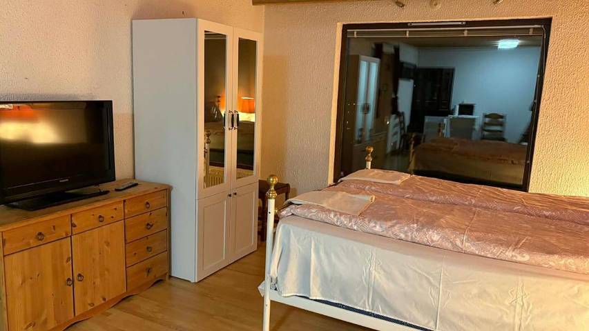 Ferienwohnung für 3 Personen, mit Terrasse und Ausblick sowie Garten - 1