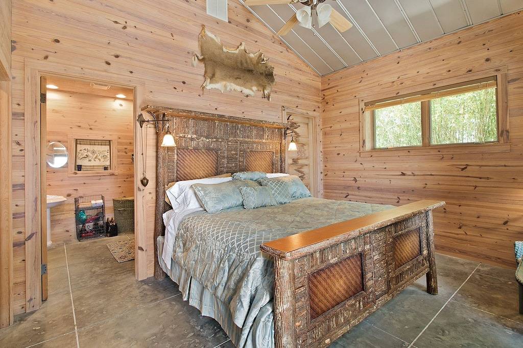 Schauen Sie sich die wunderschöne Cedar Lodge am Lake Weir an! in Marion County (FL)