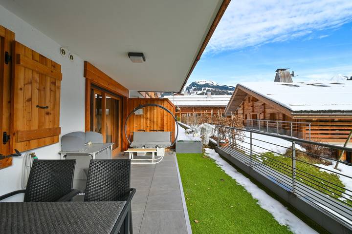 Entire apartment, Apartment 'Le Barat'ski' with Mountain View, Private Terrace and Wi-Fi in Le Grand-Bornand, Annecy region