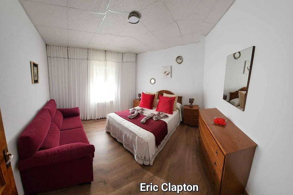 Apartamento entero, Apartamento Muy Amplio  En Castro Caldelas En Pleno Corazon De La Ribeira Sacra. in Castro Caldelas, Provincia de Orense