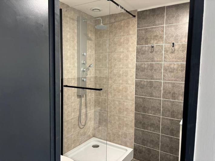 Hôtel pour 2 personnes, avec Terrasse et Jardin à Vogüé - 2